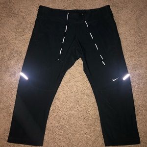 Black Nike DRI-FIT Cropped Leggings